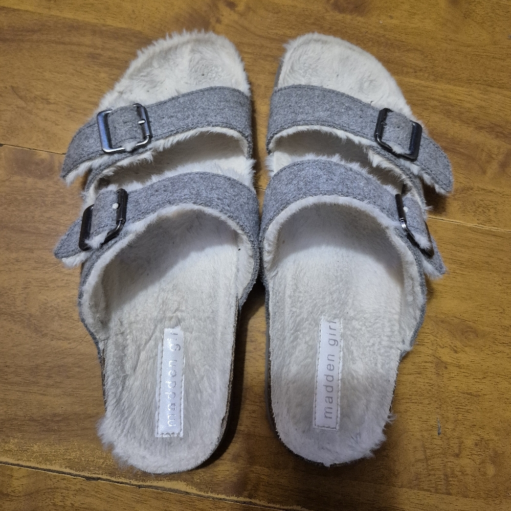 Gray Fuzzy Sandals with Buckles